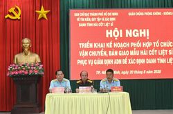 Vận chuyển mẫu h&agrave;i cốt liệt sĩ bằng đường h&agrave;ng kh&ocirc;ng phục vụ gi&aacute;m định ADN