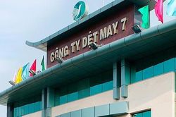 Dệt May 7 (DM7): Cổ phiếu giảm kịch s&agrave;n 40% do quy định giao dịch đặc th&ugrave;, lợi nhuận b&aacute;n ni&ecirc;n tăng tốc