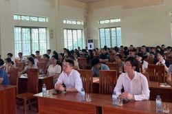 Bồi dưỡng nhận thức về Đảng cho 77 quần chúng ưu tú