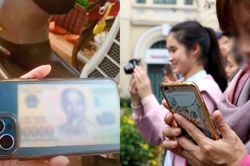 Tại sao nhiều người thích để tiền sau ốp điện thoại?