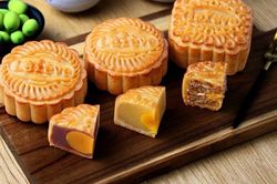 5 nhóm người nên hạn chế ăn bánh Trung thu