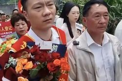 Bị chính dì ruột tàn nhẫn bắt cóc đem bán, chàng trai nếm trải 26 năm sống kiếp 'người rừng' giờ ra sao?
