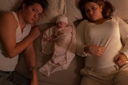 Nữ y t&aacute; n&oacute;i mẹ ruột đồng &yacute; 'cho con', nhưng lời khai của người phụ nữ n&agrave;y khiến cả kế hoạch tinh vi sụp đổ