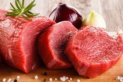 Mẹo đơn giản phân biệt thịt bò thật - giả khi đi chợ