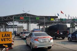 VETC tạm dừng triển khai ch&iacute;nh s&aacute;ch ph&iacute; v&iacute; điện tử