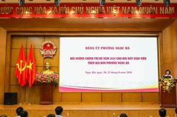 Phường Ngọc Hà: Bồi dưỡng chính trị hè gắn với đổi mới giáo dục