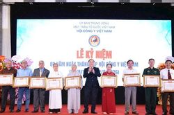 Tạo bước ph&aacute;t triển mới cho y học cổ truyền Việt Nam