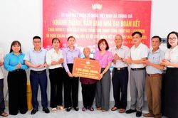 Xã Trung Giã bàn giao 3 nhà Đại đoàn kết dịp 2-9
