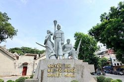 Hà Nội di chuyển tượng đài 'Quyết tử để Tổ quốc quyết sinh' về Bộ Tư lệnh Thủ đô