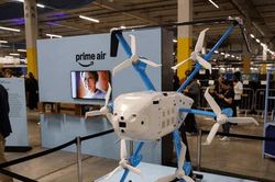 Amazon mở rộng dịch vụ giao hàng bằng drone tới khoảng 500 thành phố và thị trấn tại Mỹ