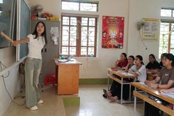 Cô gái Nghệ An dạy tiếng Trung miễn phí cho người dân quê nhà