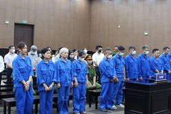 Cựu Thứ trưởng Nguyễn B&aacute; Hoan bị đề nghị 12 &ndash; 13 năm t&ugrave;