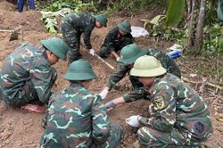 Phát hiện 4 hài cốt liệt sĩ cùng nhiều di vật gần Thành cổ Quảng Trị