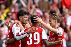 Siêu máy tính chọn Arsenal, khả năng vô địch gấp đôi Man City