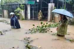Hà Tĩnh ngập lụt do mưa lớn kéo dài