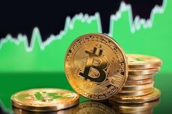 Giá Bitcoin vượt 75.000 USD