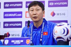HLV Kim: Cầu thủ còn khao khát vô địch hơn cả tôi