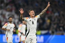 Kroos gây bất ngờ với lựa chọn Quả bóng vàng