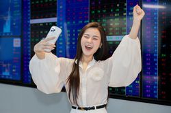 VN-Index tăng dựng đứng