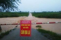 Mưa lớn gây chia cắt nhiều bản làng ở miền núi Nghệ An