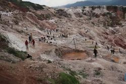 Sập mỏ vàng tại Cộng hòa Trung Phi, hơn 100 người chết