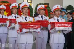Bộ Tư lệnh Thành phố Hồ Chí Minh đưa mẫu hài cốt liệt sĩ đi giám định ADN