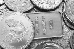 Ngày 21/8: Giá bạc thế giới tiến sát mốc 69 USD/ounce