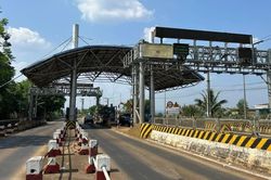 Đắk Lắk kiến nghị xem xét miễn, giảm giá dịch vụ sử dụng đường bộ tại Trạm thu phí BOT Quang Đức trên Quốc lộ 14