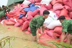 Thủ tướng yêu cầu chủ động ứng phó áp thấp nhiệt đới, khắc phục nhanh hậu quả mưa lũ