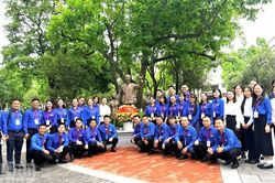 Thanh ni&ecirc;n Việt-Trung theo dấu ch&acirc;n B&aacute;c Hồ, kế tục sự nghiệp hai Đảng, hai nước