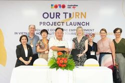 Ph&aacute;t triển năng lực l&atilde;nh đạo cho phụ nữ n&ocirc;ng th&ocirc;n trong ng&agrave;nh dịch vụ kh&aacute;ch sạn