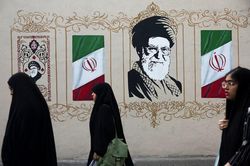 Mỹ phát động 'chiến tranh kinh tế' chưa từng có nhằm vào Iran