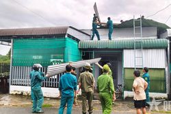 Lực lượng vũ trang tỉnh Lâm Đồng khẩn trương tham gia khắc phục hậu quả mưa lũ
