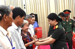 Bộ Quốc phòng gặp mặt đoàn đại biểu người có công với cách mạng tỉnh Đồng Tháp