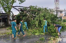 Lực lượng vũ trang tỉnh Tây Ninh giúp dân khắc phục hậu quả thiên tai