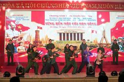 Vững bền một cõi non sông…