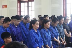Bài cuối: U70 mất 41 tỷ đồng cho 'gái xinh' trong 4 ngày