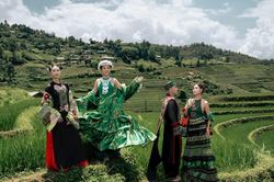 Cao Minh Tiến đưa thời trang lên ruộng bậc thang Mù Cang Chải