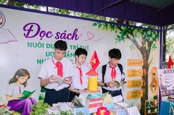 Học sinh hào hứng trải nghiệm thư viện mở