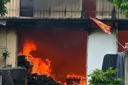 Khởi tố, tạm giam chủ xưởng gỗ vụ cháy làm 3 người tử vong tại Hà Nội