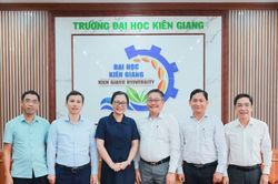Thứ trưởng Nguyễn Thị Quyên Thanh gợi mở hướng phát triển Trường ĐH Kiên Giang