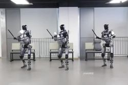 Robot Trung Quốc c&oacute; thể bắt chước binh sĩ trong nhiệm vụ nguy hiểm