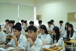 Học sinh phổ thông sẽ học 12 tiết AI mỗi năm từ 2026-2027