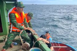 Gia Lai: 12 ngư dân gặp nạn trên biển được lực lượng Biên phòng ứng cứu kịp thời