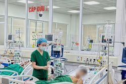 Tự mua thuốc nam trên mạng, nam thanh niên 28 tuổi suy gan cấp, phù não nguy kịch