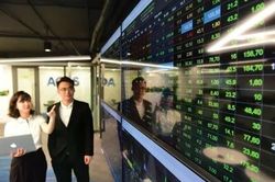 Chứng khoán hôm nay 21/8/2026: VN-Index bất ngờ tăng mạnh hơn 30 điểm