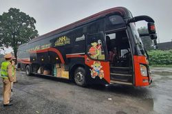 Thủ tướng yêu cầu siết quản lý xe khách giường nằm 2 tầng, xử lý dứt điểm 'bến cóc'