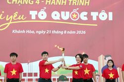 Hành trình 'Tôi yêu Tổ quốc tôi' đến với Khu tưởng niệm chiến sĩ Gạc Ma