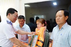 Đẩy mạnh tuy&ecirc;n truyền chống khai th&aacute;c IUU tr&ecirc;n địa b&agrave;n tỉnh An Giang