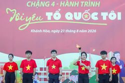 H&agrave;nh tr&igrave;nh 'T&ocirc;i y&ecirc;u Tổ quốc t&ocirc;i': Tri &acirc;n anh h&ugrave;ng liệt sĩ, tiếp sức ngư d&acirc;n